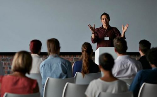3 Tips for Improving Public Speaking in English for Non-Native Speakers