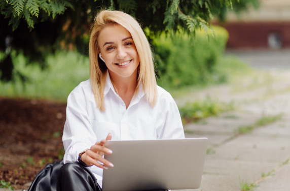 8 Effortless Tips to Make Learning Spanish as Easy as Pie