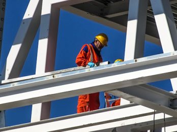 Improve safety with English courses for construction workers