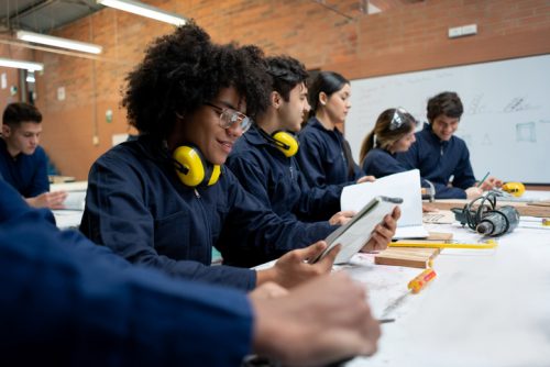 On-Site Language Training Benefits For Construction & Warehousing